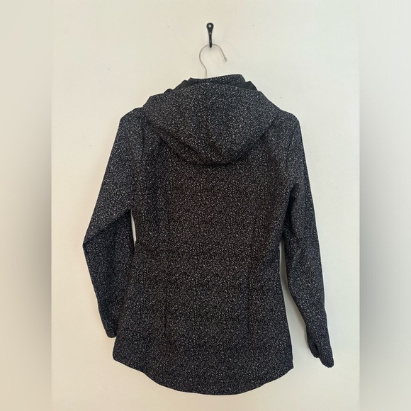 Iowa Hawkeyes Soft Shell Jacket - Picture 2 of 5